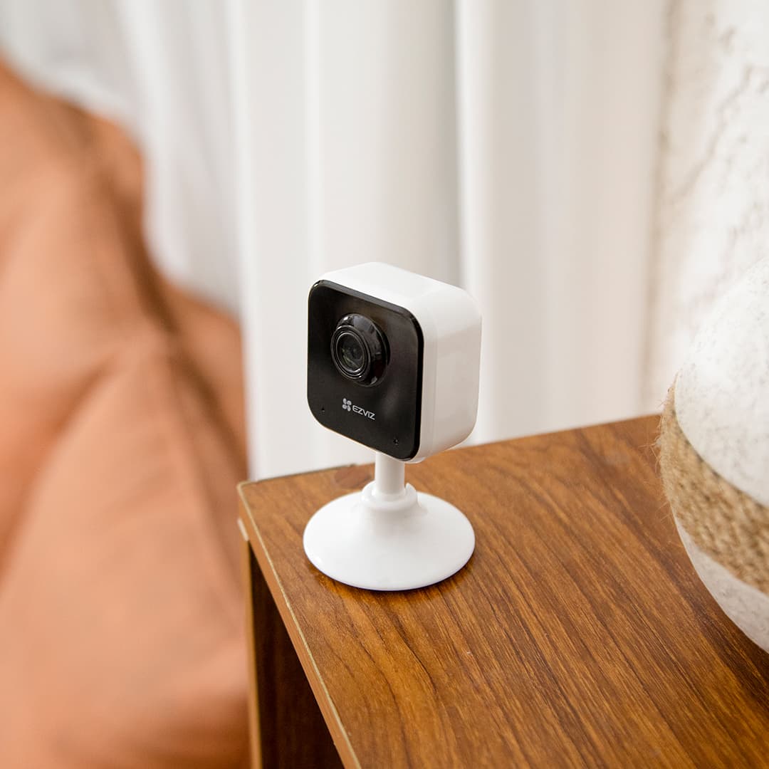 EZVIZ H1C 1080p Smart Home Wi Fi Security Camera — image 2